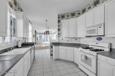 Welcome to Four Seasons!!! This 2-bedroom, 2 bath, 2 car garage on Four Seasons Spa and Country Club in New Jersey - for sale on GolfHomes.com, golf home, golf lot