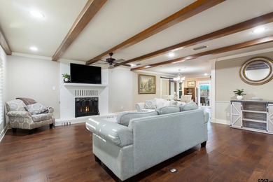 Move-in ready with extensive updates throughout! This on Hide-A-Way Lake Golf Course in Texas - for sale on GolfHomes.com, golf home, golf lot