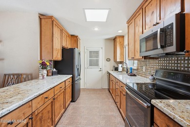 Extremely well taken care of 3 bedroom 2 bath home in The Green on Country Club of Green Valley in Arizona - for sale on GolfHomes.com, golf home, golf lot