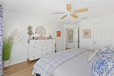 Tired of winter already? Snowbirds, this home is ready for a on Panther Run Golf Club in Florida - for sale on GolfHomes.com, golf home, golf lot