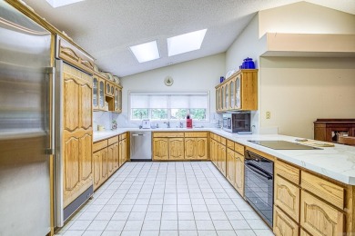 AGENTS SEE REMARKS. This is a rare find!! This one level 3056 sq on Coronado Golf Course in Arkansas - for sale on GolfHomes.com, golf home, golf lot