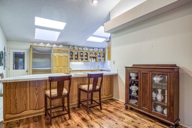 AGENTS SEE REMARKS. This is a rare find!! This one level 3056 sq on Coronado Golf Course in Arkansas - for sale on GolfHomes.com, golf home, golf lot