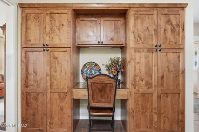 Extremely well taken care of 3 bedroom 2 bath home in The Green on Country Club of Green Valley in Arizona - for sale on GolfHomes.com, golf home, golf lot