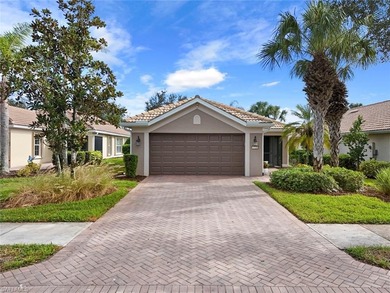 Tired of winter already? Snowbirds, this home is ready for a on Panther Run Golf Club in Florida - for sale on GolfHomes.com, golf home, golf lot