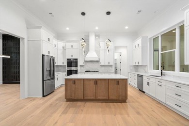 Experience a perfect blend of Luxury, comfort and breathtaking on Harbor Club Golf and Country Club in Georgia - for sale on GolfHomes.com, golf home, golf lot