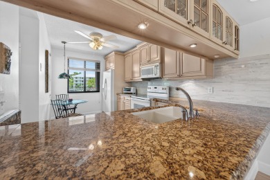 SPACIOUS & BRIGHT 2nd floor condo,  1442 sqft 2-bedroom on Bear Lakes Country Club in Florida - for sale on GolfHomes.com, golf home, golf lot