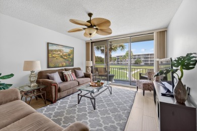 SPACIOUS & BRIGHT 2nd floor condo,  1442 sqft 2-bedroom on Bear Lakes Country Club in Florida - for sale on GolfHomes.com, golf home, golf lot