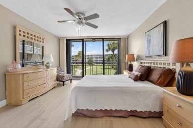 SPACIOUS & BRIGHT 2nd floor condo,  1442 sqft 2-bedroom on Bear Lakes Country Club in Florida - for sale on GolfHomes.com, golf home, golf lot