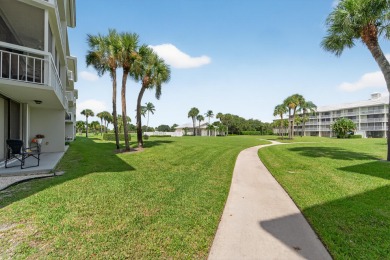 SPACIOUS & BRIGHT 2nd floor condo,  1442 sqft 2-bedroom on Bear Lakes Country Club in Florida - for sale on GolfHomes.com, golf home, golf lot