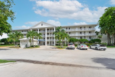 SPACIOUS & BRIGHT 2nd floor condo,  1442 sqft 2-bedroom on Bear Lakes Country Club in Florida - for sale on GolfHomes.com, golf home, golf lot