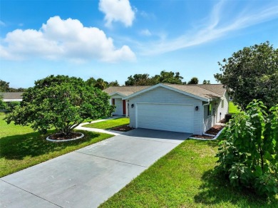 Welcome to this lovely Chestnut II model 2/2/2 home.  Located in on The Links of Spruce Creek in Florida - for sale on GolfHomes.com, golf home, golf lot