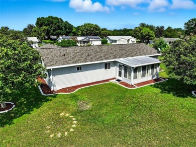 Welcome to this lovely Chestnut II model 2/2/2 home.  Located in on The Links of Spruce Creek in Florida - for sale on GolfHomes.com, golf home, golf lot