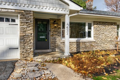 Easy one-level living in the beloved Fairway neighborhood! This on Idle Hour Country Club in Kentucky - for sale on GolfHomes.com, golf home, golf lot