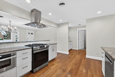 Easy one-level living in the beloved Fairway neighborhood! This on Idle Hour Country Club in Kentucky - for sale on GolfHomes.com, golf home, golf lot