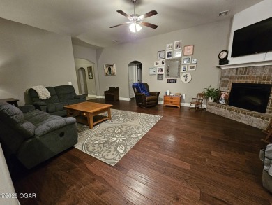 Charming Newer Home in Neosho, MO - Built in 2017. Perfect on Neosho Municipal Golf Course in Missouri - for sale on GolfHomes.com, golf home, golf lot