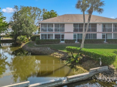 Paradise awaits in this beautiful 2 bedroom 2 bathroom Naples on Hammock Bay in Florida - for sale on GolfHomes.com, golf home, golf lot