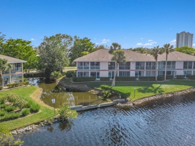 Paradise awaits in this beautiful 2 bedroom 2 bathroom Naples on Hammock Bay in Florida - for sale on GolfHomes.com, golf home, golf lot