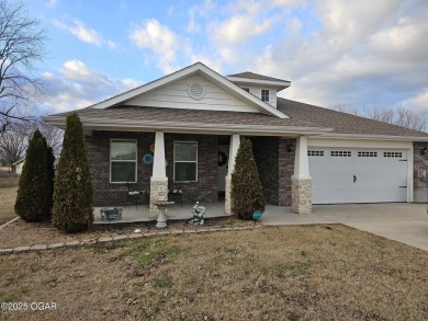 Charming Newer Home in Neosho, MO - Built in 2017. Perfect on Neosho Municipal Golf Course in Missouri - for sale on GolfHomes.com, golf home, golf lot