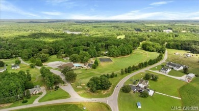 Fully furnished and move-in ready! This beautifully remodeled on Tanglewood Shores Golf Club in Virginia - for sale on GolfHomes.com, golf home, golf lot