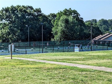 Welcome To Your Next Investment! This Fabulous, Updated Townhome on Bella Vista - Metfield Golf Complex and Country Club in Arkansas - for sale on GolfHomes.com, golf home, golf lot