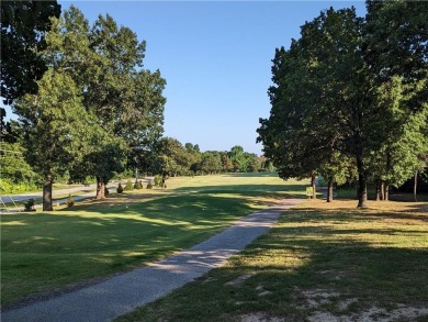 Welcome To Your Next Investment! This Fabulous, Updated Townhome on Bella Vista - Metfield Golf Complex and Country Club in Arkansas - for sale on GolfHomes.com, golf home, golf lot