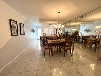 HURRY! Don't miss this amazing price in the desirable Wynmoor on Wynmoor Golf Course in Florida - for sale on GolfHomes.com, golf home, golf lot