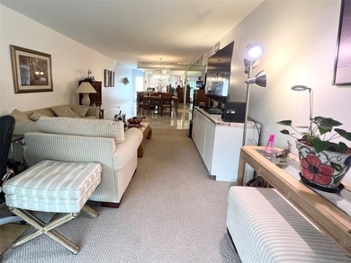 HURRY! Don't miss this amazing price in the desirable Wynmoor on Wynmoor Golf Course in Florida - for sale on GolfHomes.com, golf home, golf lot