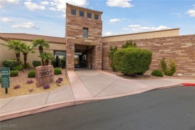 Beautifully updated 2BD/2BA townhome in Sun City Summerlin, Las on Eagle Crest Golf Club in Nevada - for sale on GolfHomes.com, golf home, golf lot