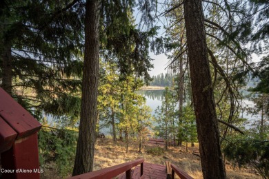 Avondale Lakefront Living! Perfectly situated on the tranquil on Avondale Golf and Tennis Club in Idaho - for sale on GolfHomes.com, golf home, golf lot