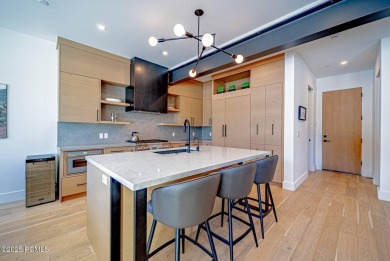 Discover the ultimate combination of luxury and convenience in on Canyons Golf Course in Utah - for sale on GolfHomes.com, golf home, golf lot