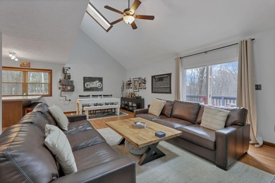 Move-in ready & beautifully maintained 3-bed/2-bath home offers on Hide-A-Way Hills Golf Club in Ohio - for sale on GolfHomes.com, golf home, golf lot