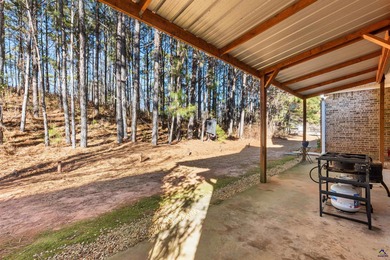 Beautifully maintained and move-in ready, this home is located on Canongate At Healy Point Country Club in Georgia - for sale on GolfHomes.com, golf home, golf lot