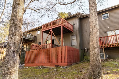 Well maintained 3 bedroom 2 bath Valencia Courts townhome on DeSoto Golf Course in Arkansas - for sale on GolfHomes.com, golf home, golf lot