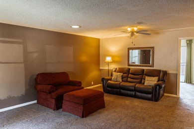 Well maintained 3 bedroom 2 bath Valencia Courts townhome on DeSoto Golf Course in Arkansas - for sale on GolfHomes.com, golf home, golf lot