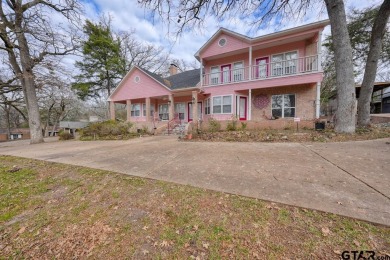 This great 1 1/2-story home in the sought-after Hideaway on Hide-A-Way Lake Golf Course in Texas - for sale on GolfHomes.com, golf home, golf lot