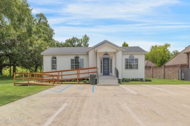 Newly renovated and ideally located directly across from Cane on Squirrel Run Golf Courses in Louisiana - for sale on GolfHomes.com, golf home, golf lot