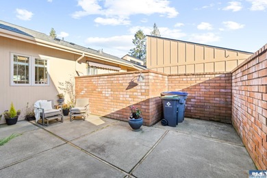 Tastefully updated, this 2 bed, 2 bath condo in sought-after on SunLand Golf and Country Club in Washington - for sale on GolfHomes.com, golf home, golf lot