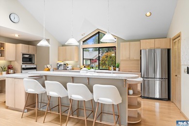 Elegant 3-bedroom, 2-bath home in Sequim's desirable Sunland on SunLand Golf and Country Club in Washington - for sale on GolfHomes.com, golf home, golf lot