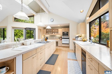 Elegant 3-bedroom, 2-bath home in Sequim's desirable Sunland on SunLand Golf and Country Club in Washington - for sale on GolfHomes.com, golf home, golf lot