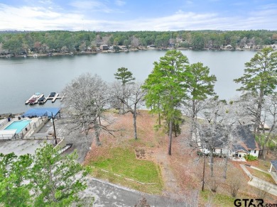 WATERFRONT LOT!! This waterfront lot is something we do not see on Hide-A-Way Lake Golf Course in Texas - for sale on GolfHomes.com, golf home, golf lot