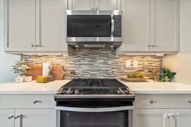 Nestled in Boise's East End, this modern townhouse offers a on Warm Springs Golf Club in Idaho - for sale on GolfHomes.com, golf home, golf lot