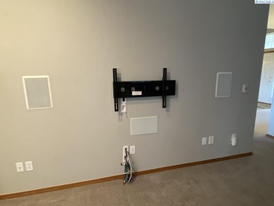 MLS# 290013 This stunning 3-bedroom home is located in a on Horn Rapids Golf Club in Washington - for sale on GolfHomes.com, golf home, golf lot