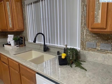 MLS# 290013 This stunning 3-bedroom home is located in a on Horn Rapids Golf Club in Washington - for sale on GolfHomes.com, golf home, golf lot