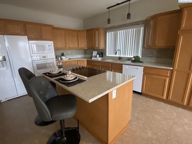 MLS# 290013 This stunning 3-bedroom home is located in a on Horn Rapids Golf Club in Washington - for sale on GolfHomes.com, golf home, golf lot