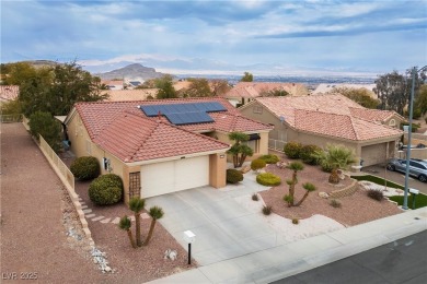 Beautifully expanded Elko model, increased from 1,179 to 1,364 on Highland Falls Golf Club in Nevada - for sale on GolfHomes.com, golf home, golf lot