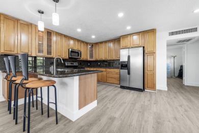 Gorgeous 1BR/1BA Accessible Villa in King's Point Golf & Country on Kings Point Golf - Executive in Florida - for sale on GolfHomes.com, golf home, golf lot