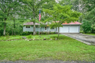 This 2 bed/2 bath home in a quiet area of Lake Tansi Resort is on Lake Tansi Village Country Club in Tennessee - for sale on GolfHomes.com, golf home, golf lot