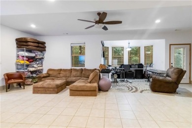 Welcome to 3 Par Lane in Bella Vista! This beautifully on Bella Vista - Metfield Golf Complex and Country Club in Arkansas - for sale on GolfHomes.com, golf home, golf lot