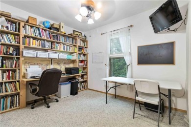 Welcome to 3 Par Lane in Bella Vista! This beautifully on Bella Vista - Metfield Golf Complex and Country Club in Arkansas - for sale on GolfHomes.com, golf home, golf lot