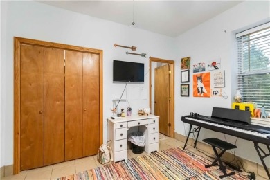 Welcome to 3 Par Lane in Bella Vista! This beautifully on Bella Vista - Metfield Golf Complex and Country Club in Arkansas - for sale on GolfHomes.com, golf home, golf lot